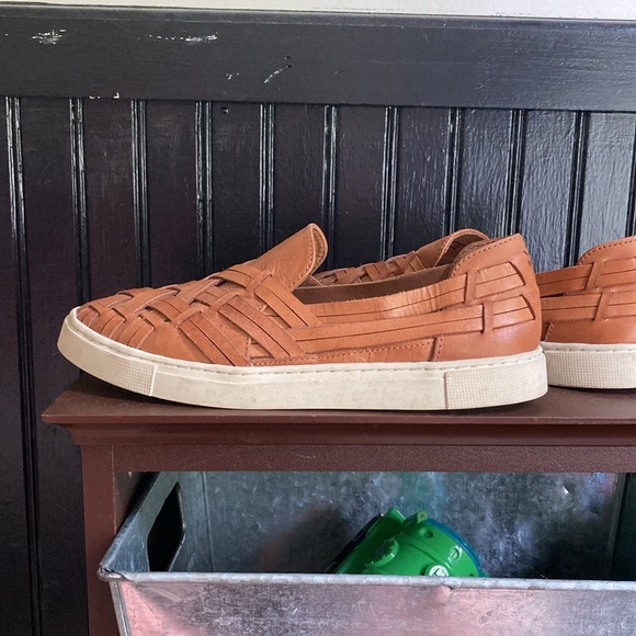 Frye
Ivy Leather Chevron Sneakers size 7.5 - Picture 3 of 7